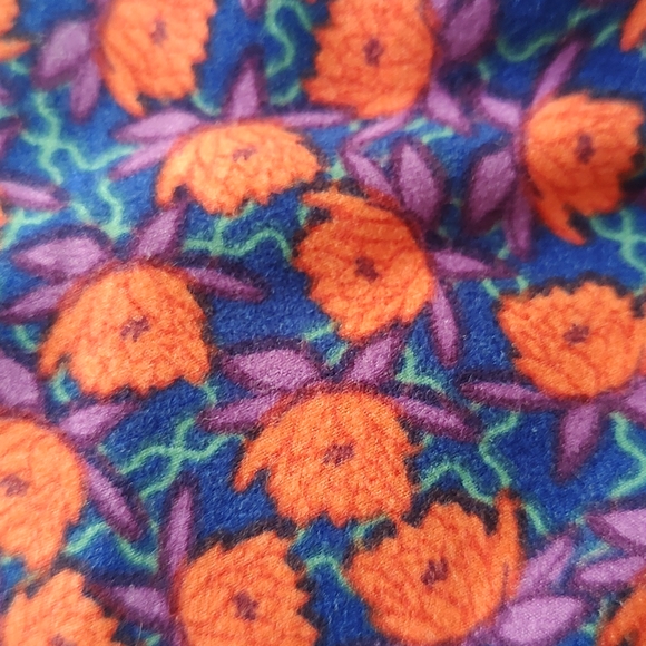 LuLaRoe tall and curvy leggings. Festive colors. New. - Picture 6 of 8